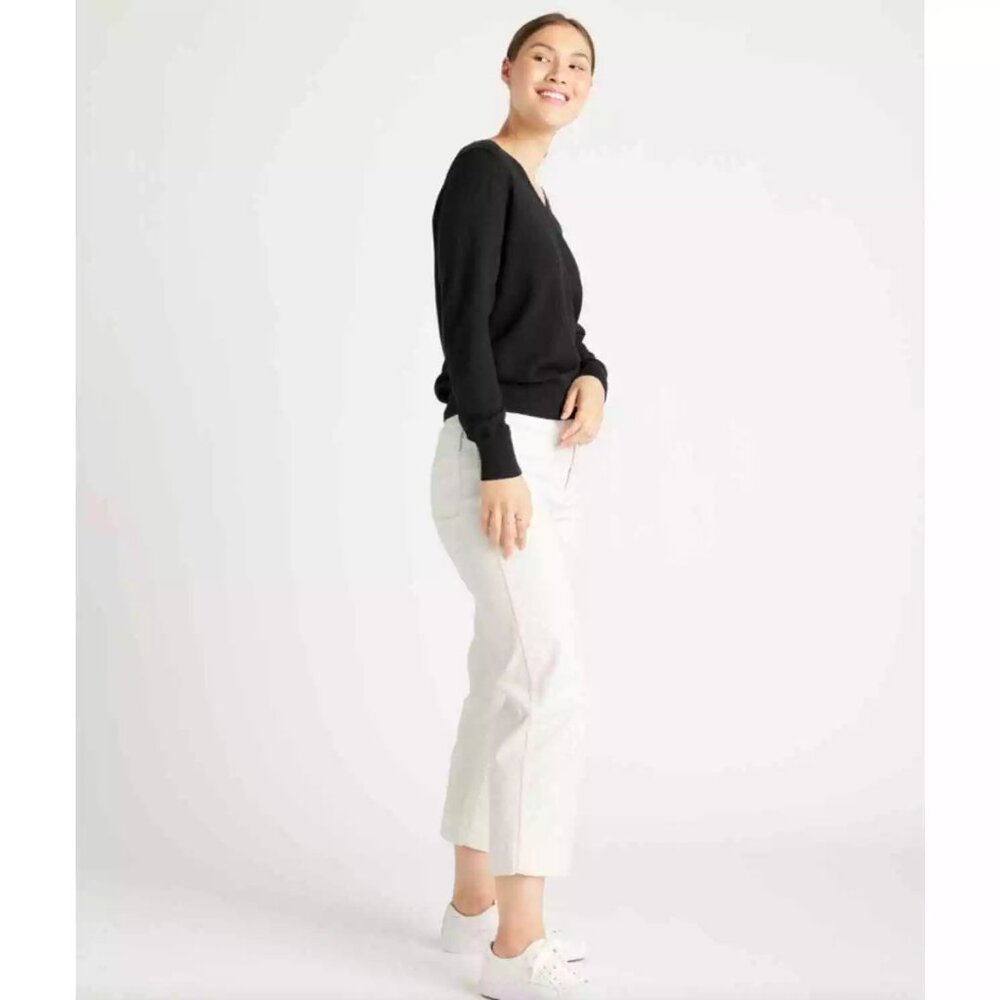 Quince Black Lightweight 100% Merino Wool V-Neck Sweater size Small -Sealed new! - Picture 4 of 8